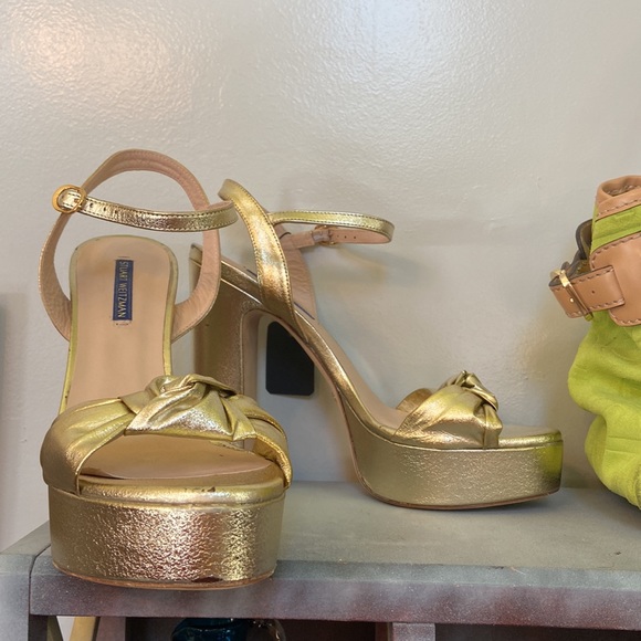 Stuart Weitzman Gold leather platform sandals sz 10 - Picture 4 of 16